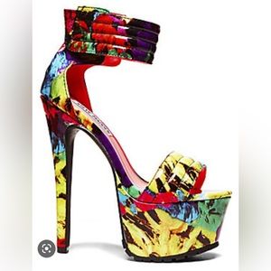 Steve Madden “Turnitup” pump